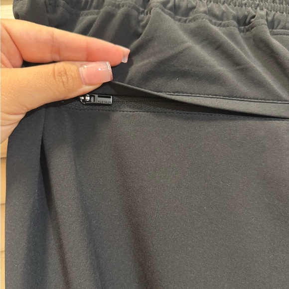 Athleta Black Brooklyn Wide-leg Crop Pants
Style: 531157-00 - Picture 7 of 10